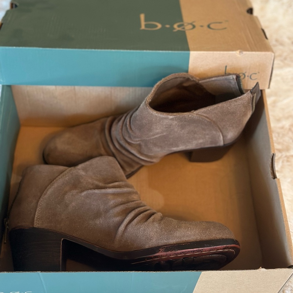 b.o.c. Women's Brown Ankle Booties